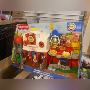 Fisher-Price Little People Farm Playset - Red, Yellow, Blue